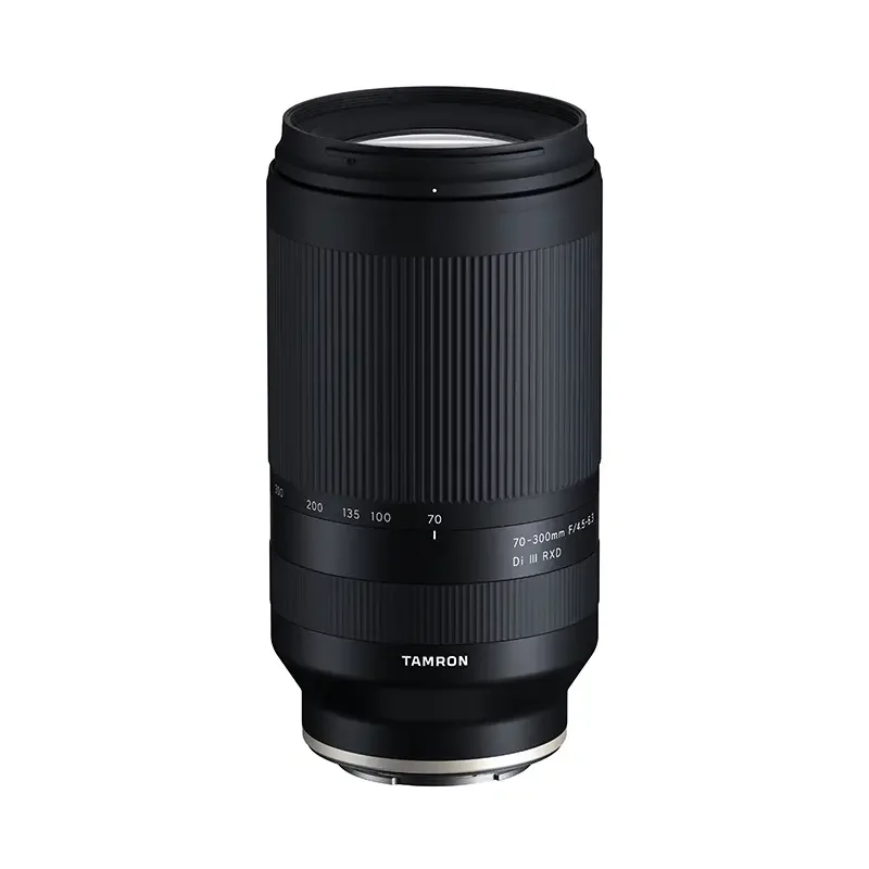 TAMRON 70-300mm F4.5-6.3 Di III RXD レンズの外観